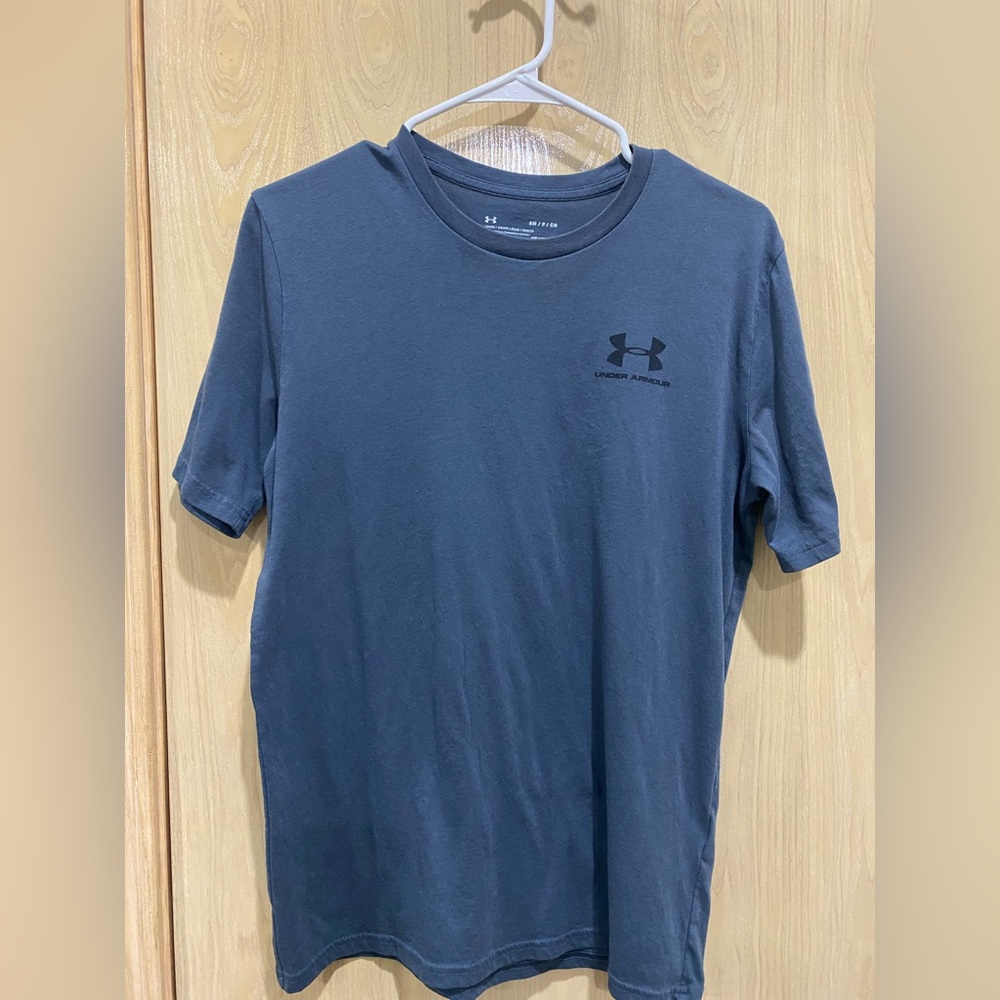 Under Armour Men Small Tee